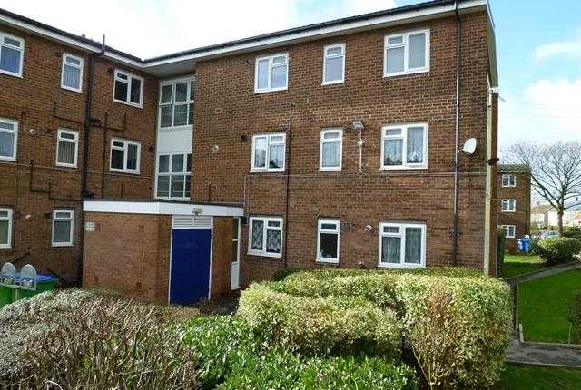 Flat to let in Borrowdale Road, Middleton M24
